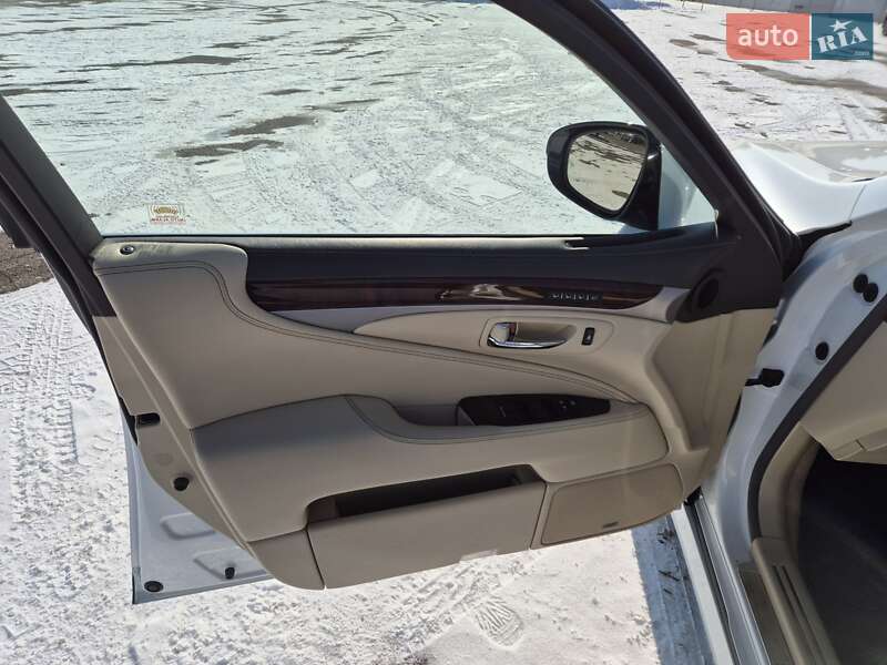 Седан Lexus LS 2013 в Киеве