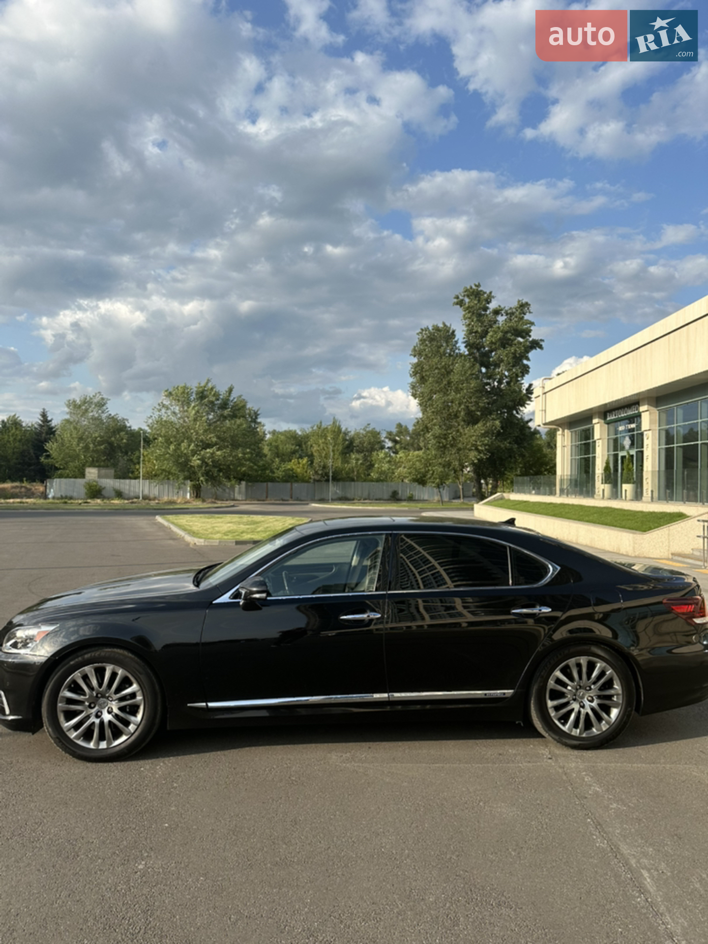 2013 Lexus LS - мініатюра 2