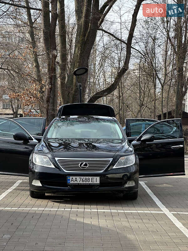 2009 Lexus LS, VIN JTHDL46F205000692:plate — фото 1 (autoria)