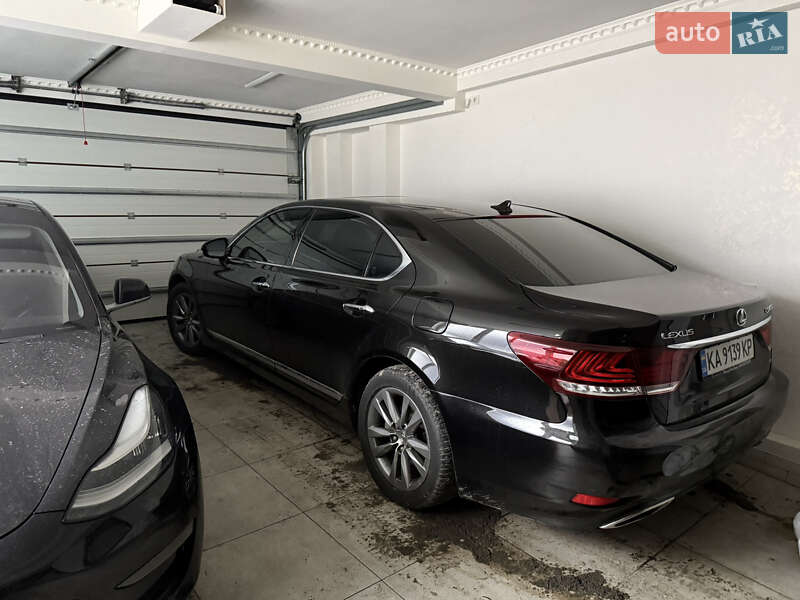 Седан Lexus LS 2012 в Умани