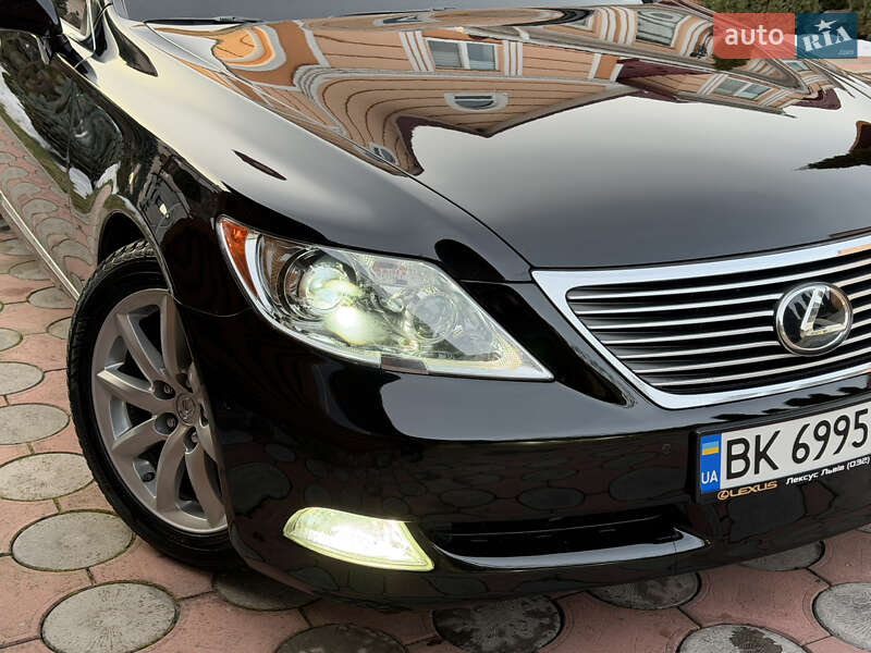 Седан Lexus LS 2007 в Вараше