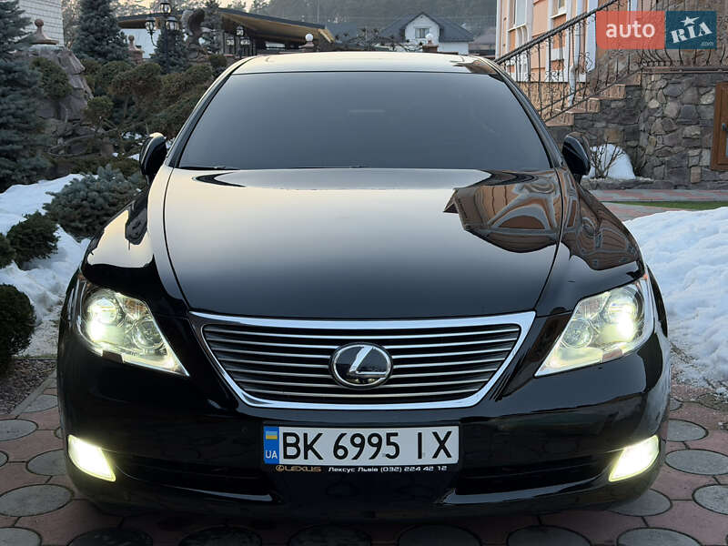 Седан Lexus LS 2007 в Вараше