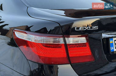 Седан Lexus LS 2007 в Вараше