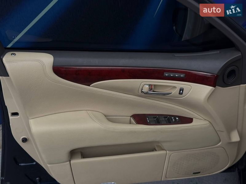 Седан Lexus LS 2008 в Запорожье
