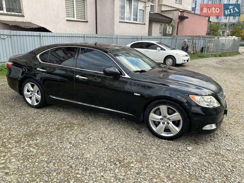 Седан Lexus LS 2008 в Ивано-Франковске