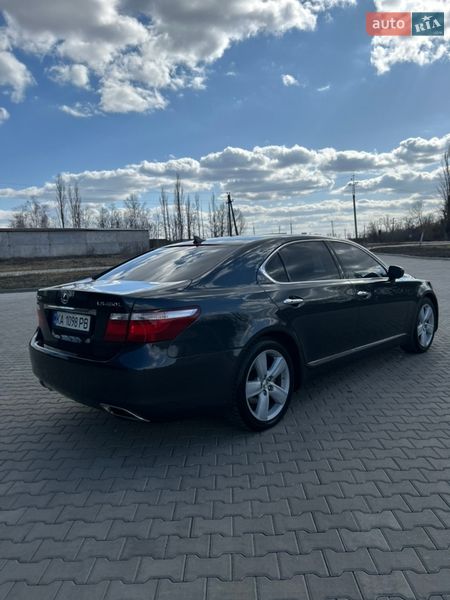 Седан Lexus LS 2007 в Врадиевке
