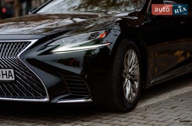 Седан Lexus LS 2018 в Ивано-Франковске