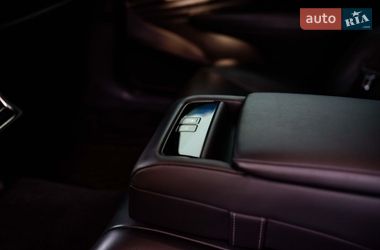 Седан Lexus LS 2018 в Ивано-Франковске