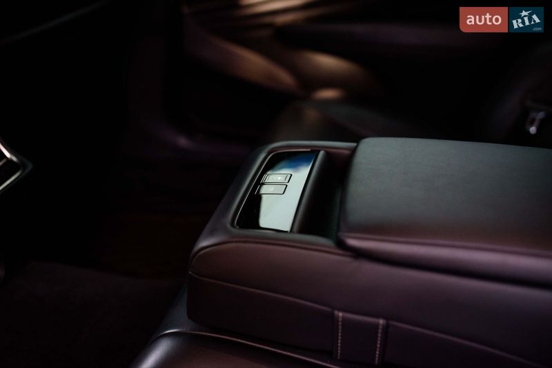Седан Lexus LS 2018 в Ивано-Франковске