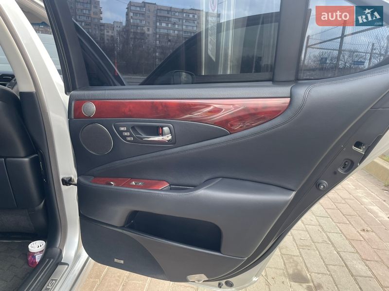 Седан Lexus LS 2007 в Києві