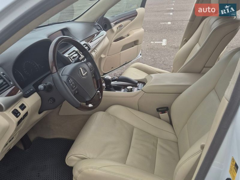 Седан Lexus LS 2013 в Киеве