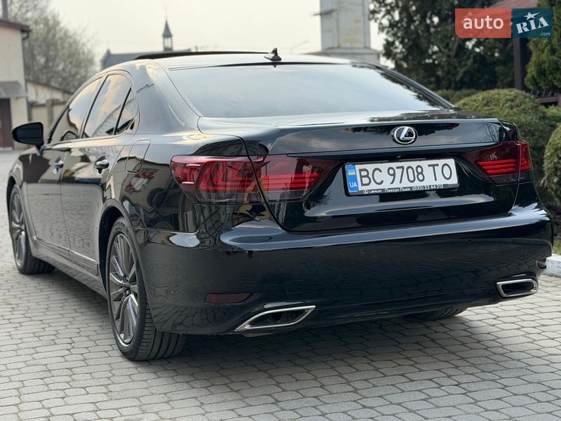 Седан Lexus LS 2013 в Ровно