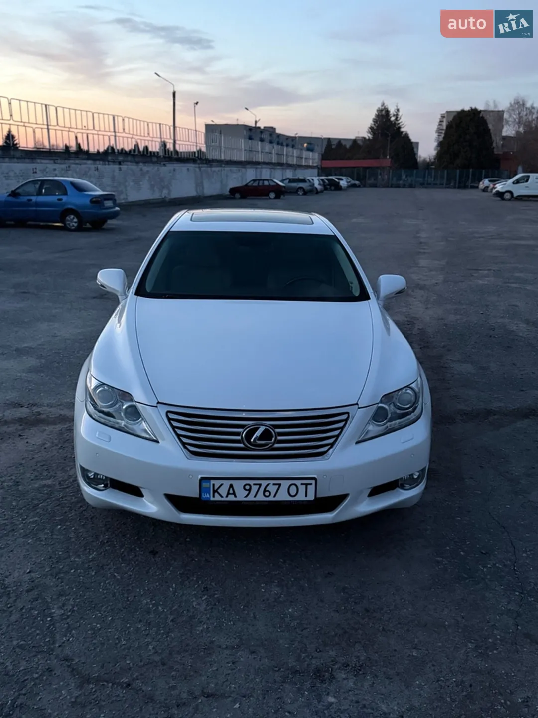 2010 Lexus LS - фото 1