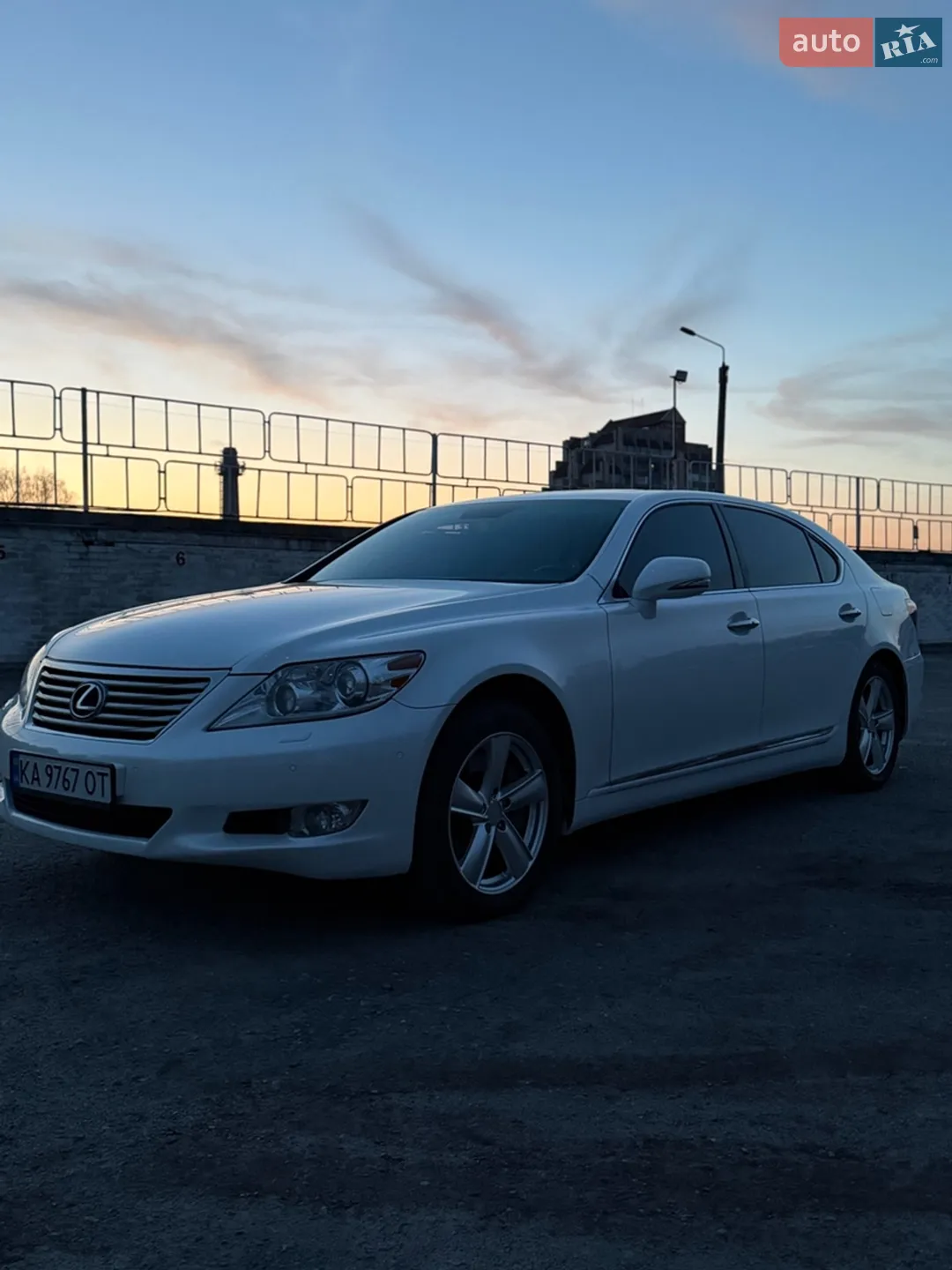 2010 Lexus LS - мініатюра 2