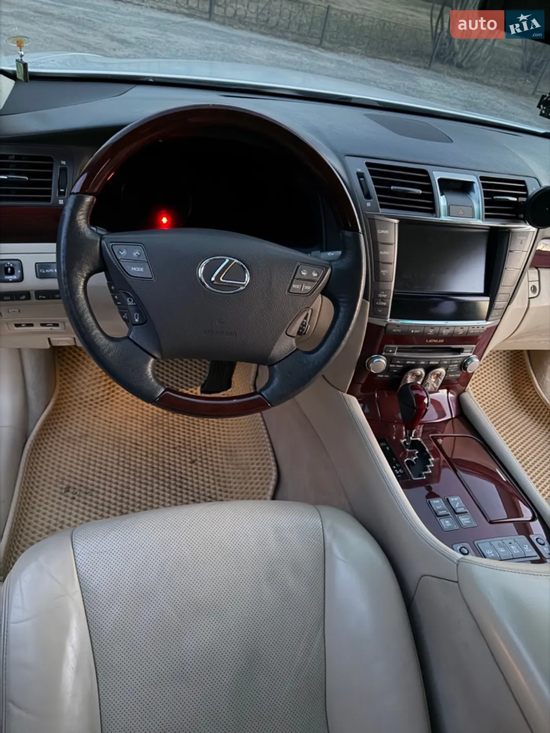2010 Lexus LS - мініатюра 15
