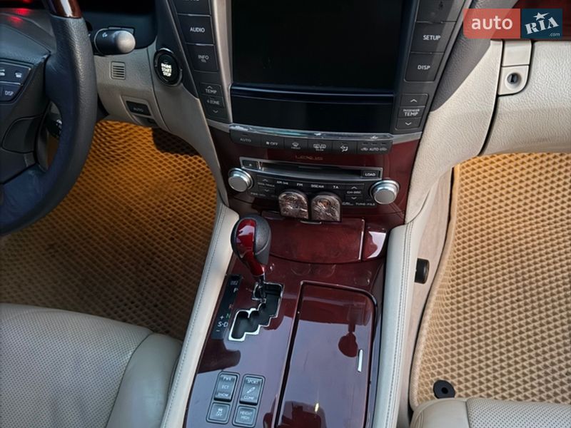 Седан Lexus LS 2010 в Сумах