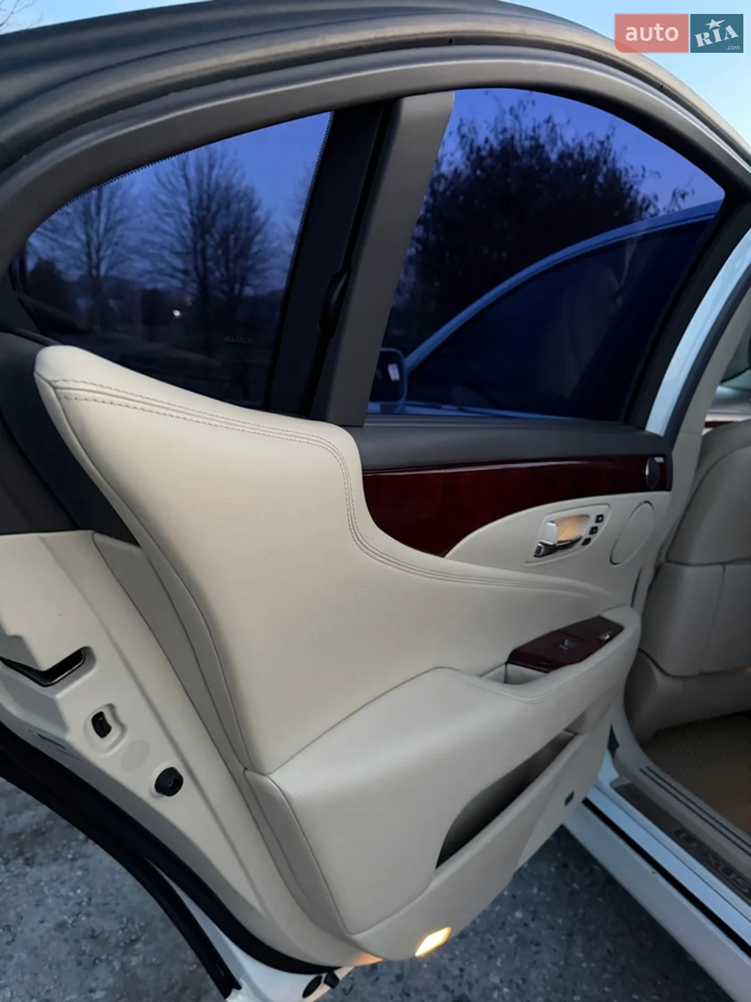 2010 Lexus LS - мініатюра 20