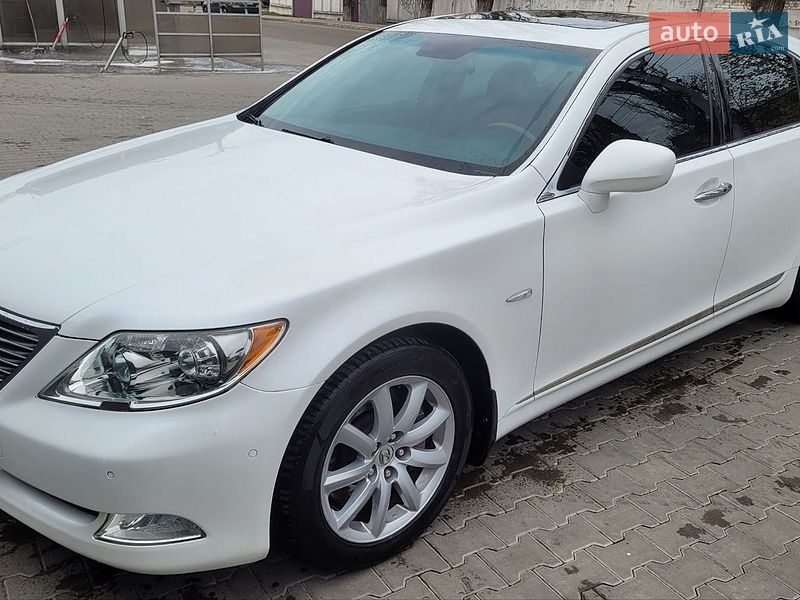 Седан Lexus LS 2008 в Киеве