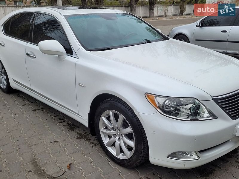 Lexus LS 2008