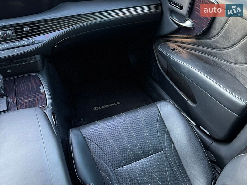 Седан Lexus LS 2018 в Киеве