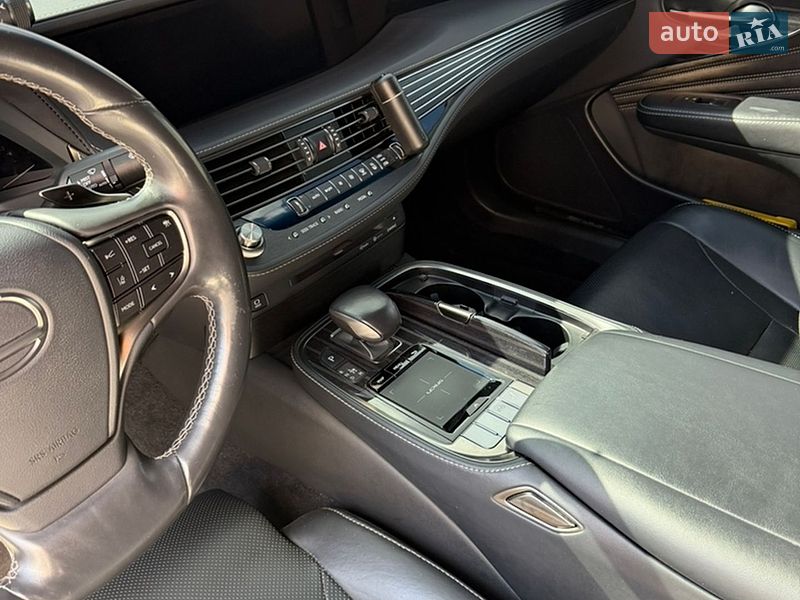 Седан Lexus LS 2018 в Житомире