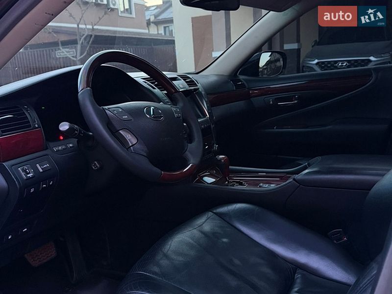 Седан Lexus LS 2007 в Києві