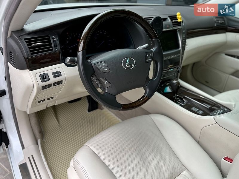 Седан Lexus LS 2007 в Одессе