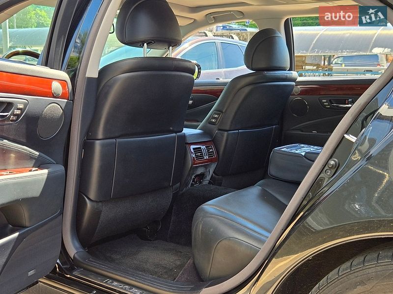Седан Lexus LS 2007 в Киеве