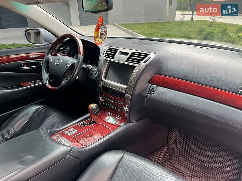 Седан Lexus LS 2007 в Івано-Франківську