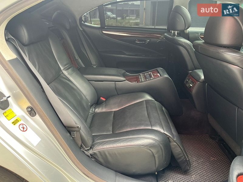 Седан Lexus LS 2007 в Івано-Франківську