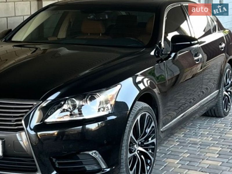 Lexus LS 2015