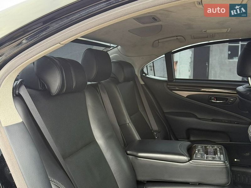 Седан Lexus LS 2013 в Ровно фото 45 Седан Lexus LS 2013 в Ровно