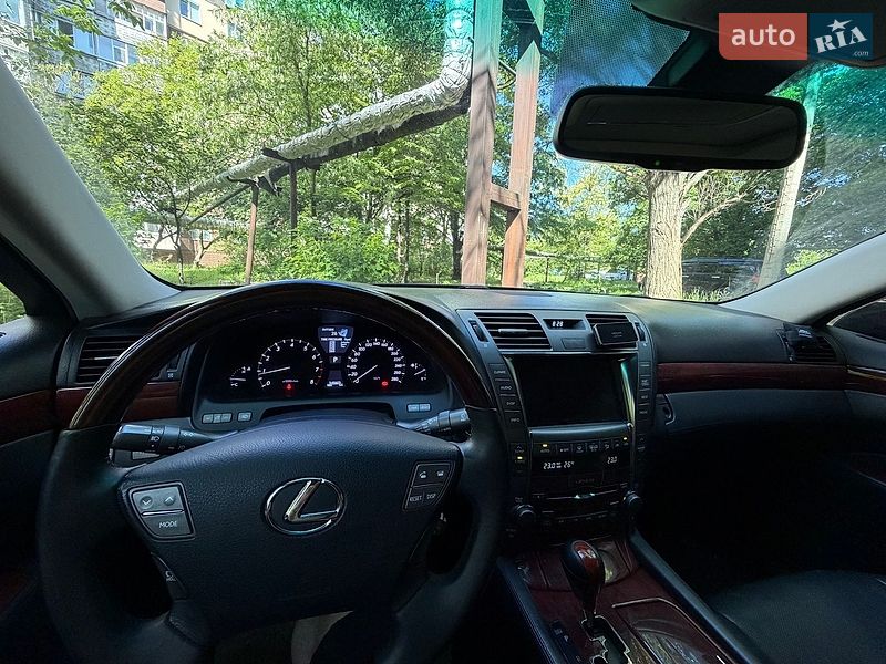 Седан Lexus LS 2007 в Дніпрі