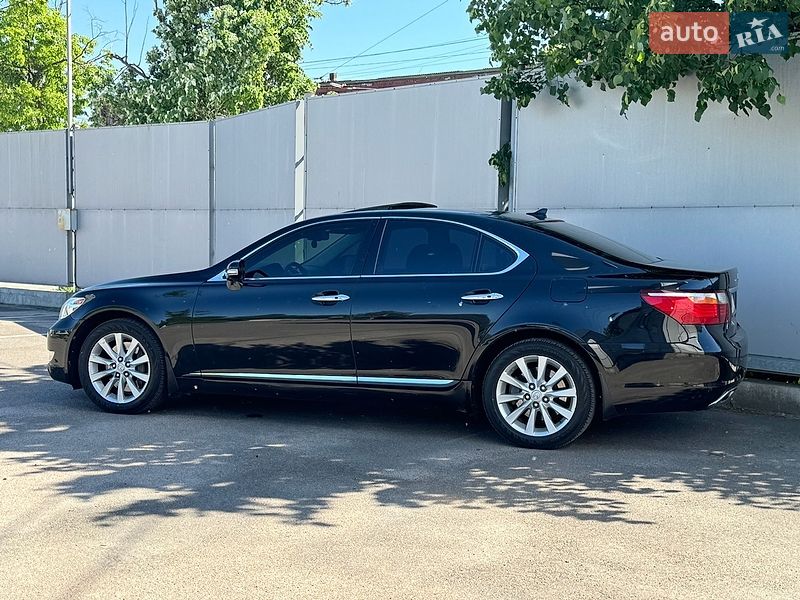 Седан Lexus LS 2011 в Киеве