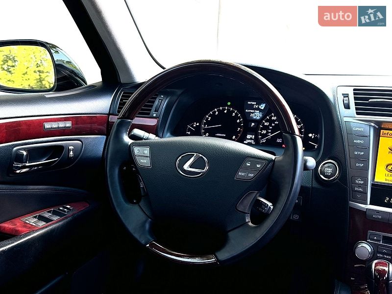 Седан Lexus LS 2011 в Киеве
