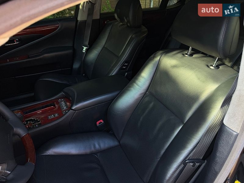 Седан Lexus LS 2008 в Одессе