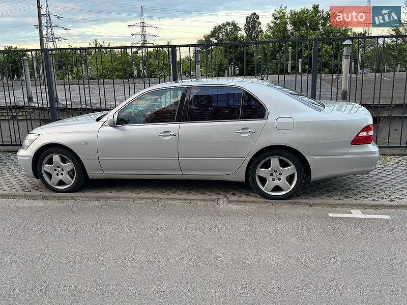 Седан Lexus LS 2004 в Киеве