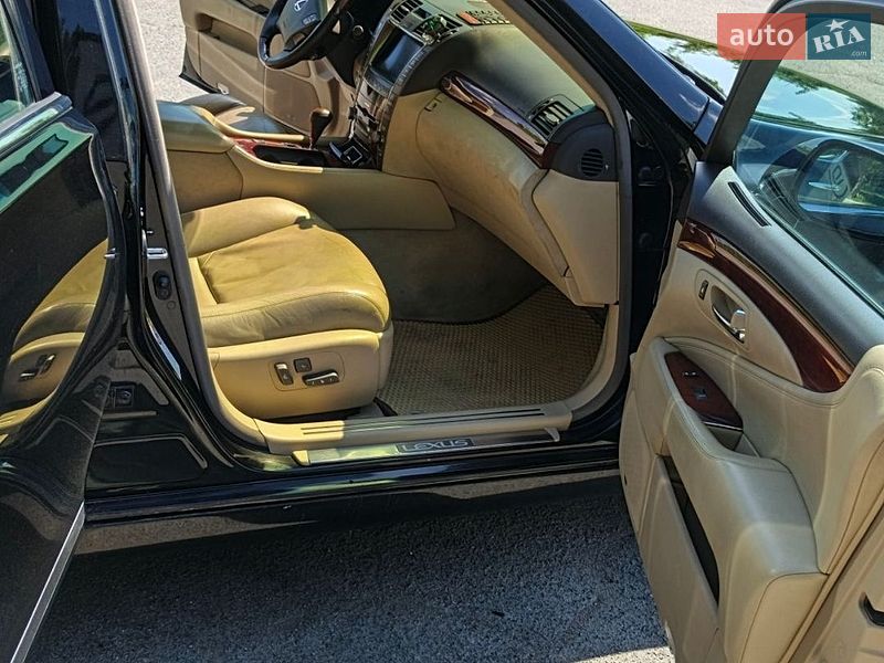 Седан Lexus LS 2007 в Володимирі