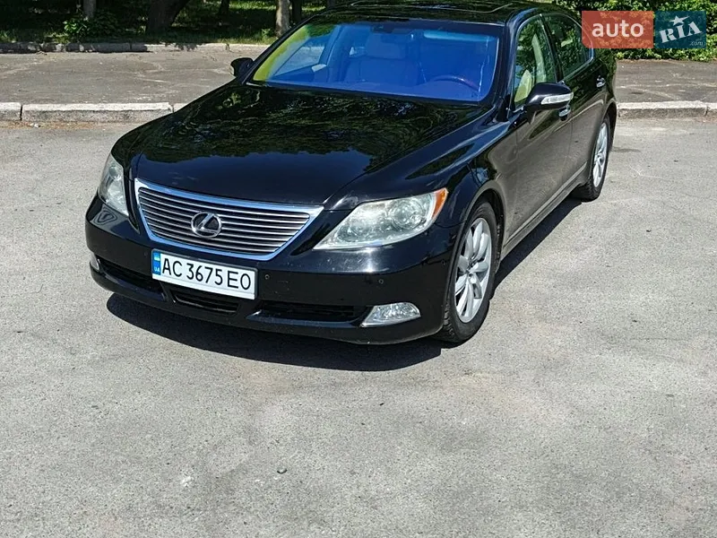 Lexus LS