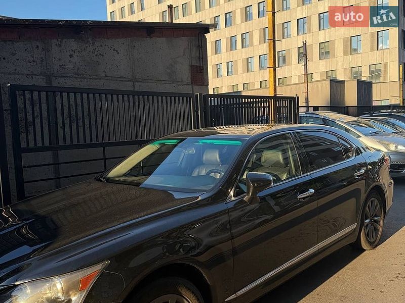 Седан Lexus LS 2012 в Киеве