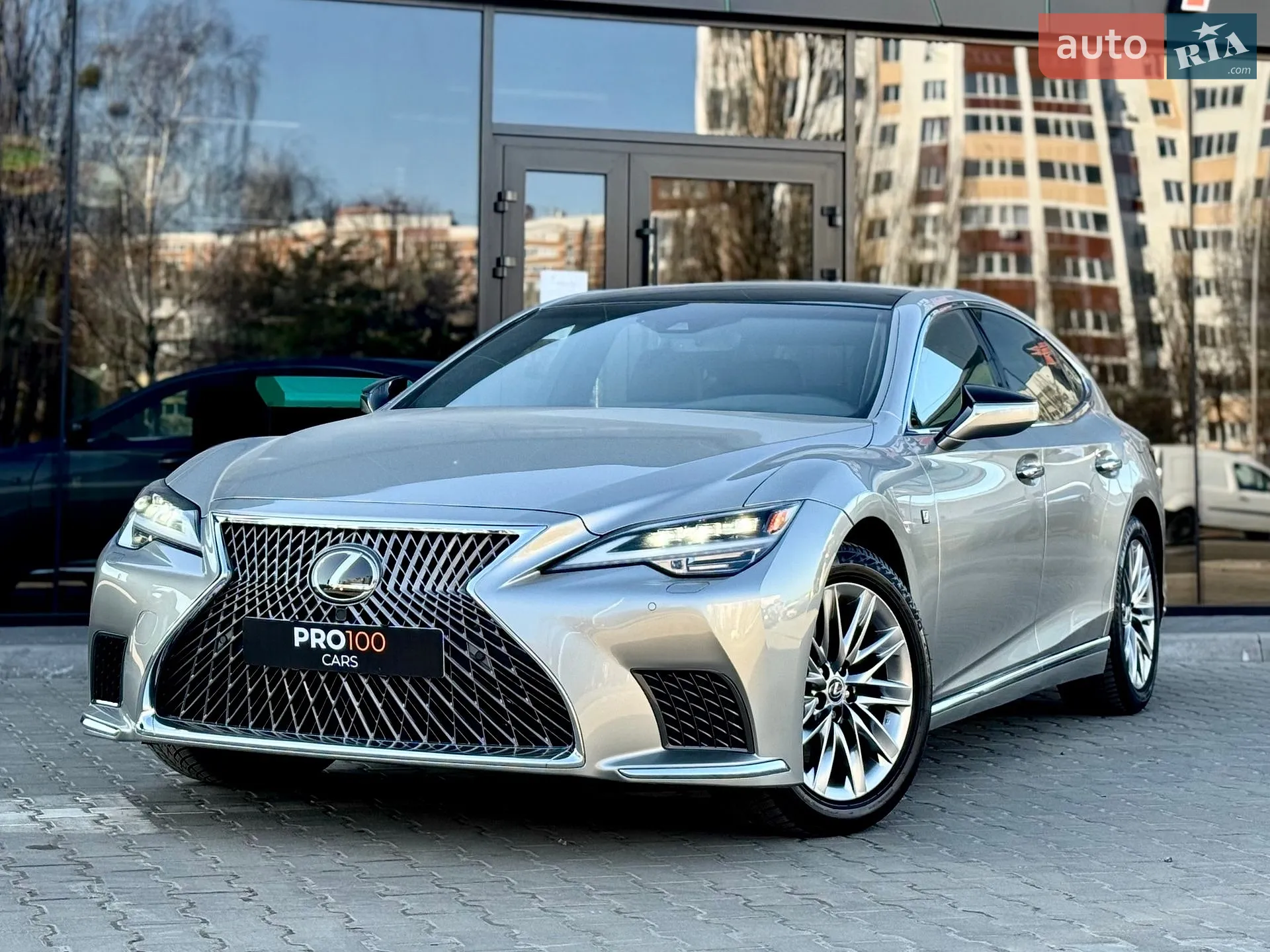 2020 Lexus LS - мініатюра 2