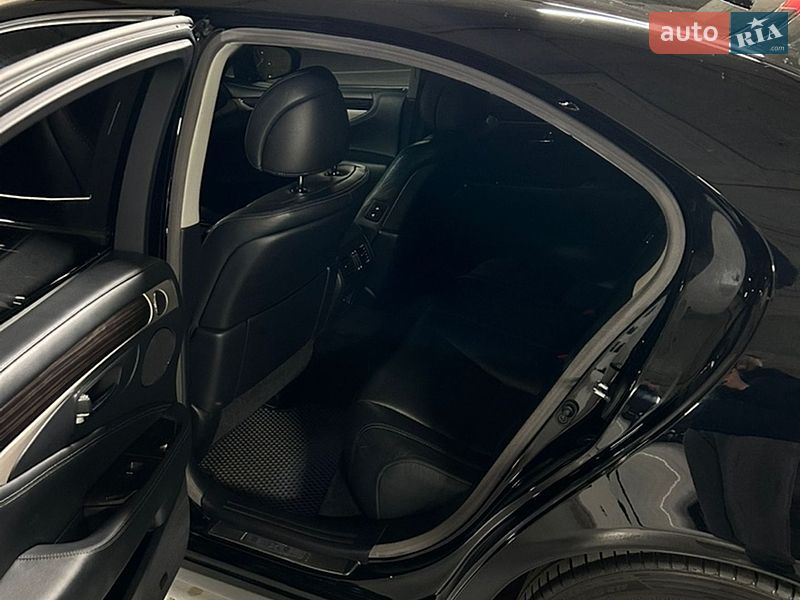 Седан Lexus LS 2014 в Киеве