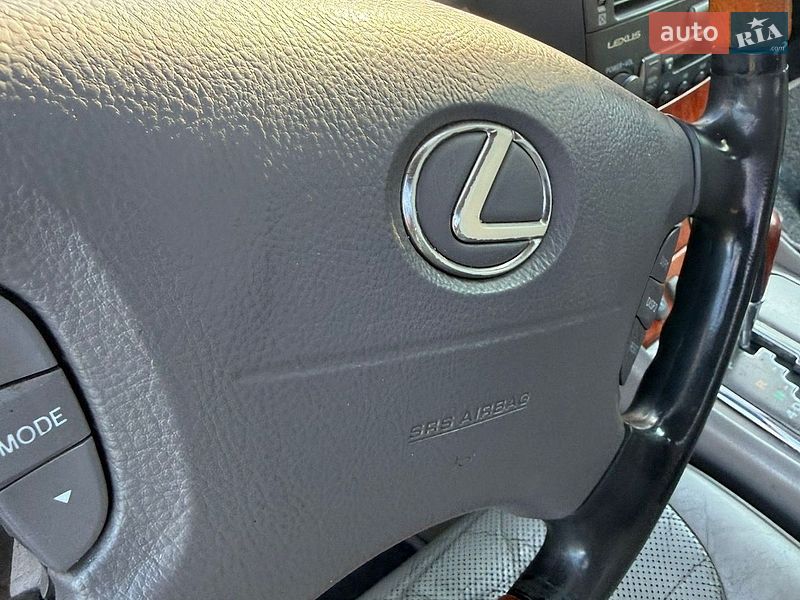 Седан Lexus LS 2001 в Киеве