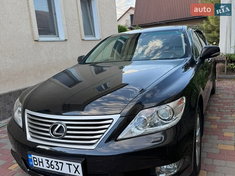 Lexus LS 2011