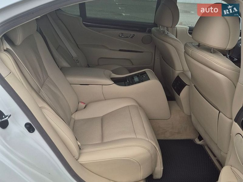 Седан Lexus LS 2013 в Києві
