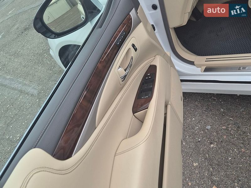 Седан Lexus LS 2013 в Києві