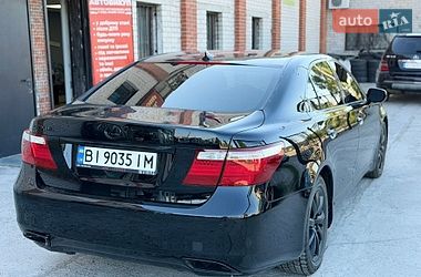 Седан Lexus LS 2007 в Кременчуці