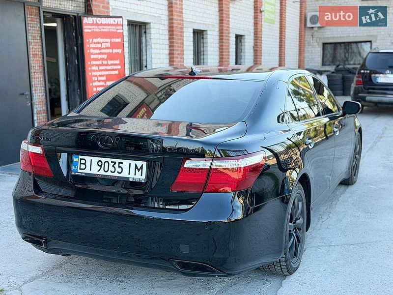 Седан Lexus LS 2007 в Кременчуці
