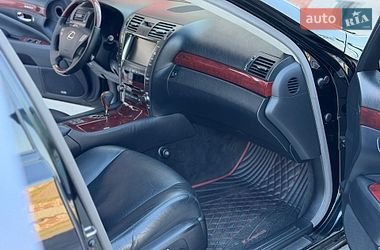 Седан Lexus LS 2007 в Кременчуці