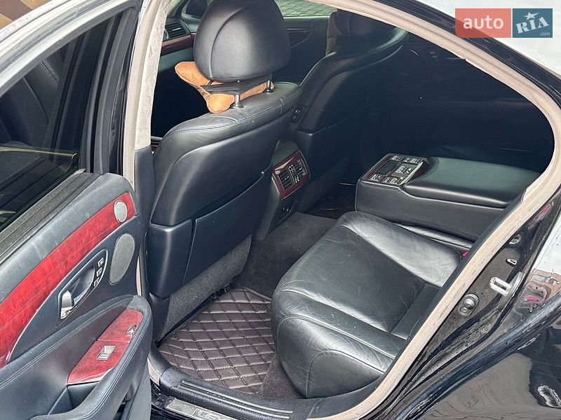 Седан Lexus LS 2007 в Бродах